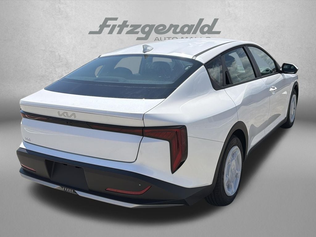 2026 Kia K4 LXS