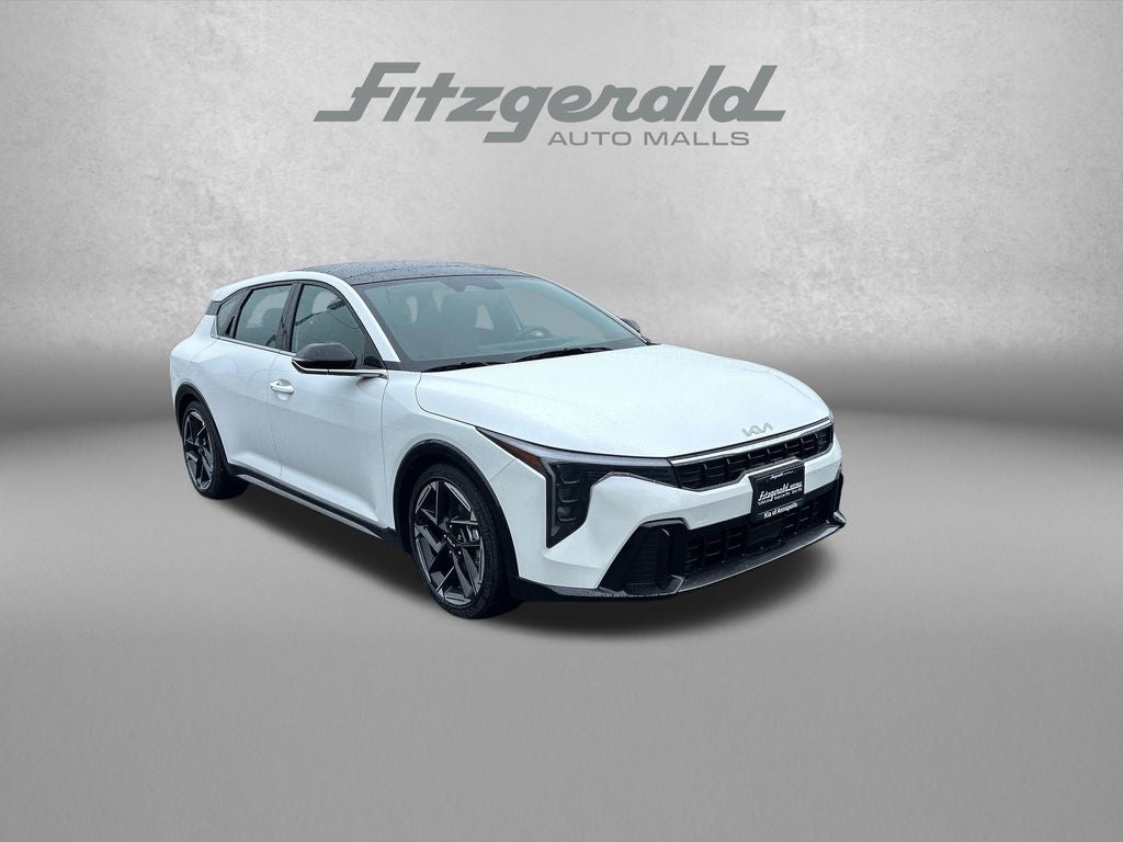 2026 Kia K4 GT-Line AT Hatchback's photo