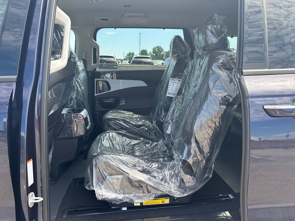 2027 Kia Carnival EX