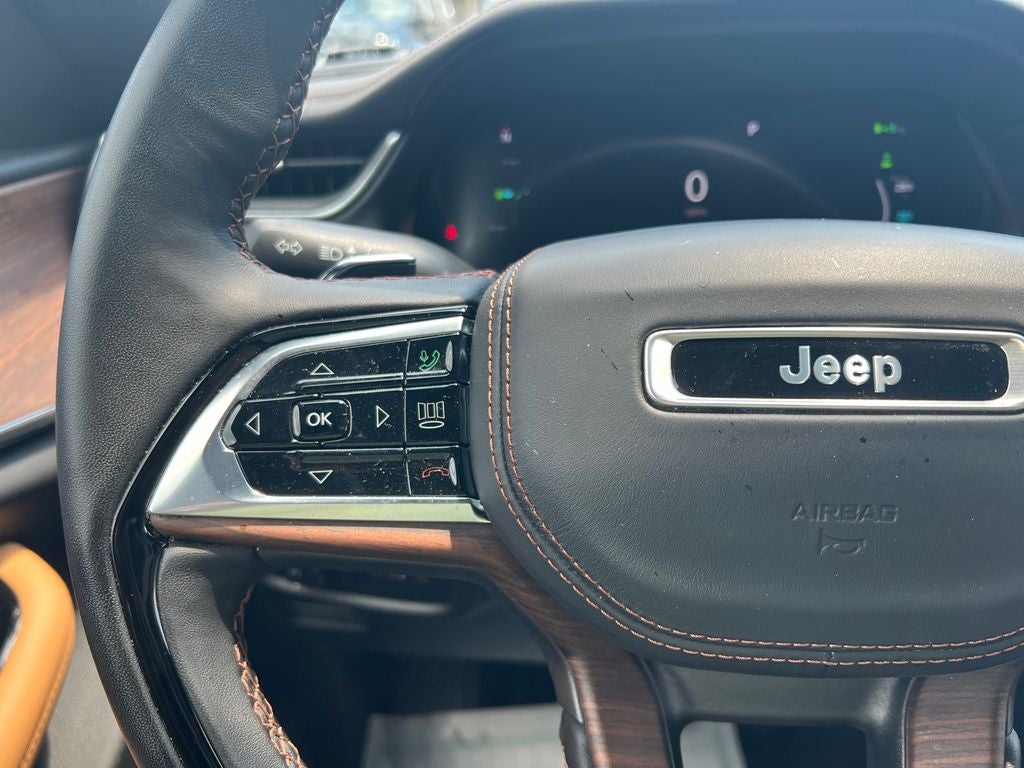 2022 Jeep Grand Cherokee Base