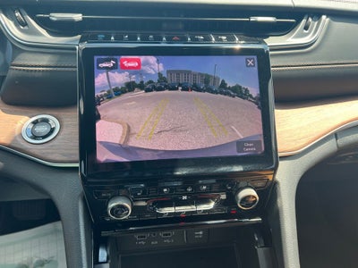 2022 Jeep Grand Cherokee Base