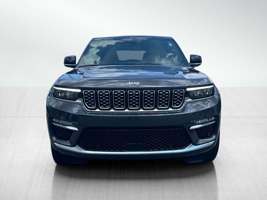 2022 Jeep Grand Cherokee Base