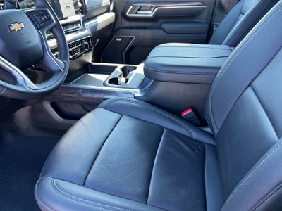 2025 Chevrolet Silverado 3500HD LTZ