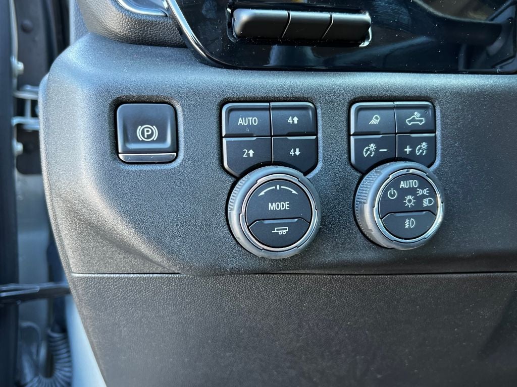 2025 Chevrolet Silverado 3500HD LTZ