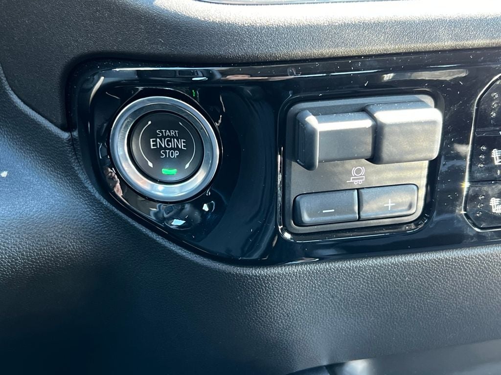 2025 Chevrolet Silverado 3500HD LTZ