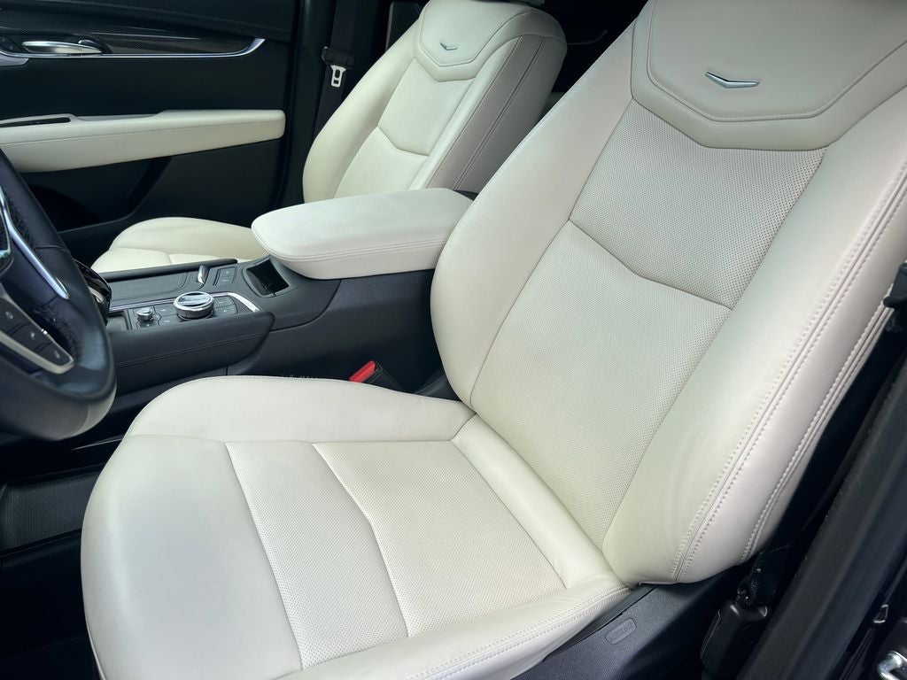 2022 Cadillac XT5 Sport