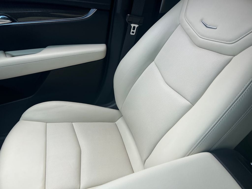 2022 Cadillac XT5 Sport