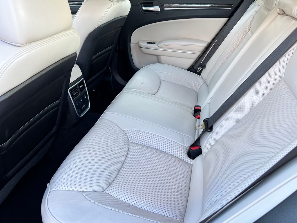 2022 Chrysler 300 Touring