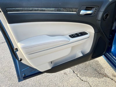 2022 Chrysler 300 Touring