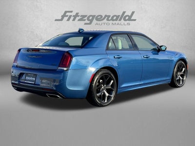 2022 Chrysler 300 Touring