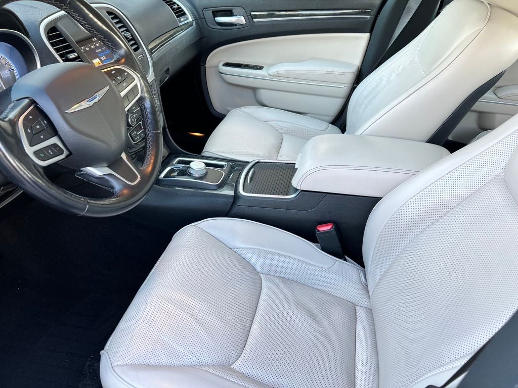 2022 Chrysler 300 Touring