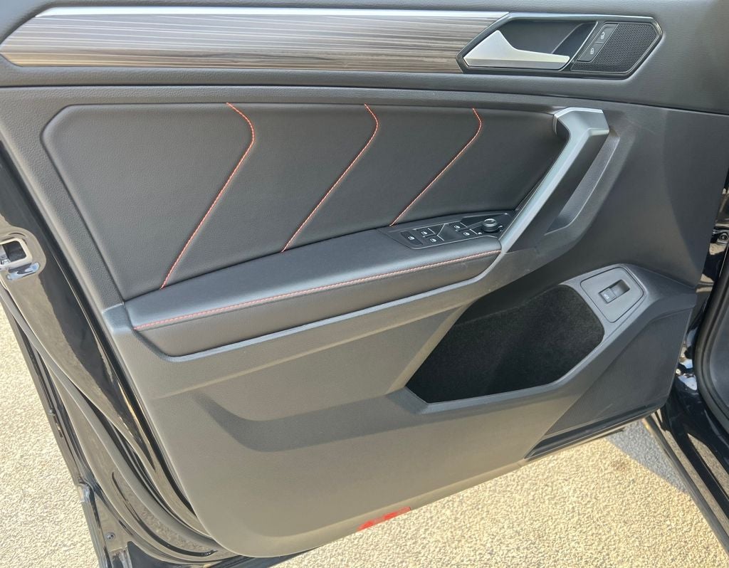 2024 Volkswagen Tiguan 2.0T Wolfsburg Edition
