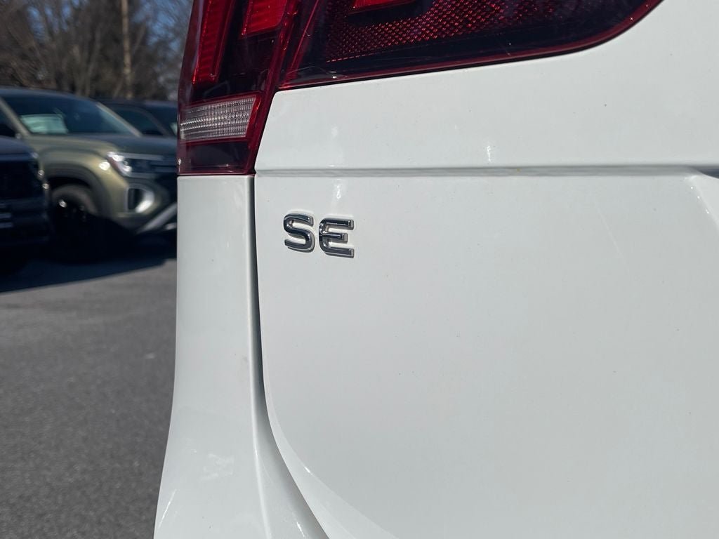 2022 Volkswagen Tiguan 2.0T SE R-Line Black