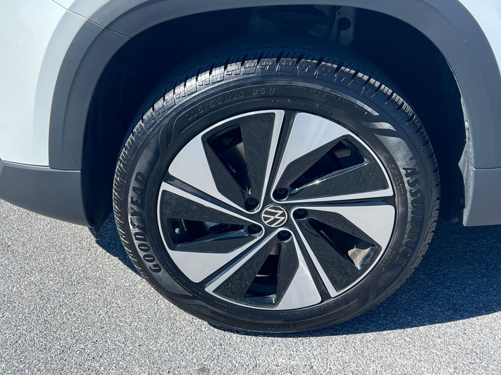 2025 Volkswagen Taos 1.5T SE