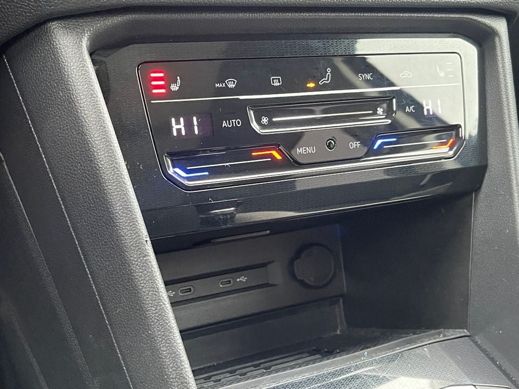 2025 Volkswagen Taos 1.5T SE