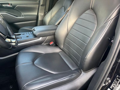 2020 Toyota Highlander Hybrid XLE