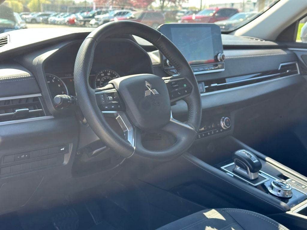 2024 Mitsubishi Outlander SE