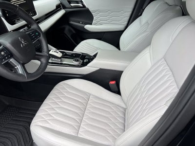 2025 Mitsubishi Outlander Platinum Edition