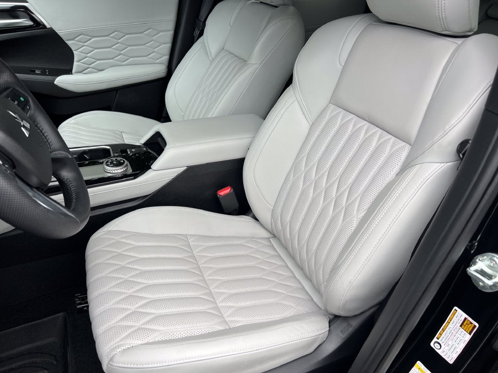 2025 Mitsubishi Outlander Platinum Edition