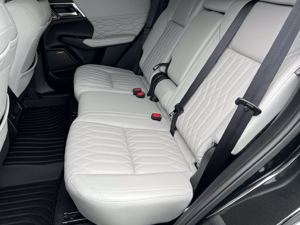 2025 Mitsubishi Outlander Platinum Edition
