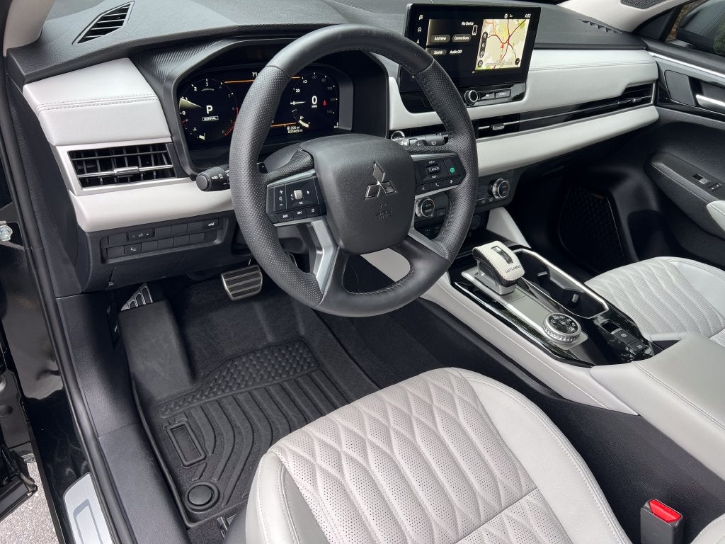 2025 Mitsubishi Outlander Platinum Edition