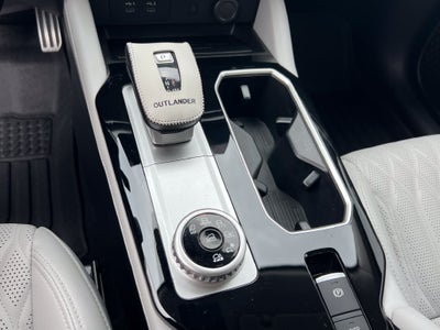 2025 Mitsubishi Outlander Platinum Edition