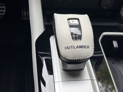 2025 Mitsubishi Outlander Platinum Edition