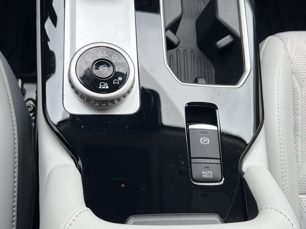 2025 Mitsubishi Outlander Platinum Edition