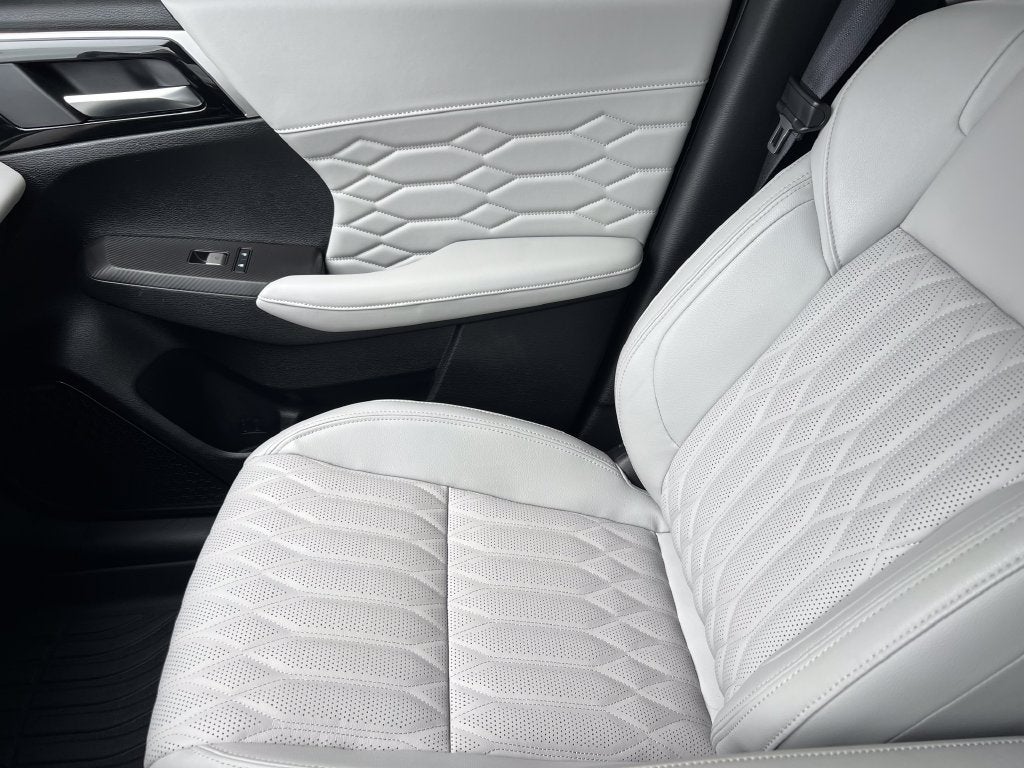 2025 Mitsubishi Outlander Platinum Edition