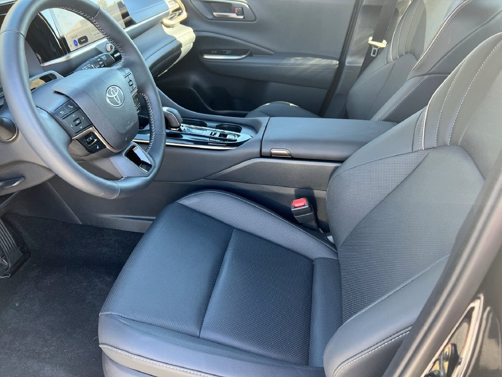 2025 Toyota Crown Signia Limited
