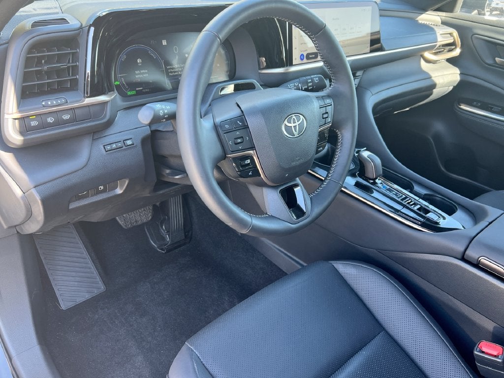 2025 Toyota Crown Signia Limited