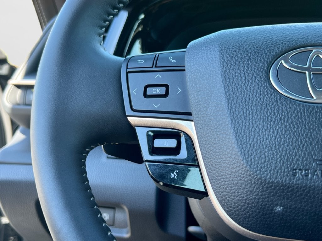 2025 Toyota Crown Signia Limited