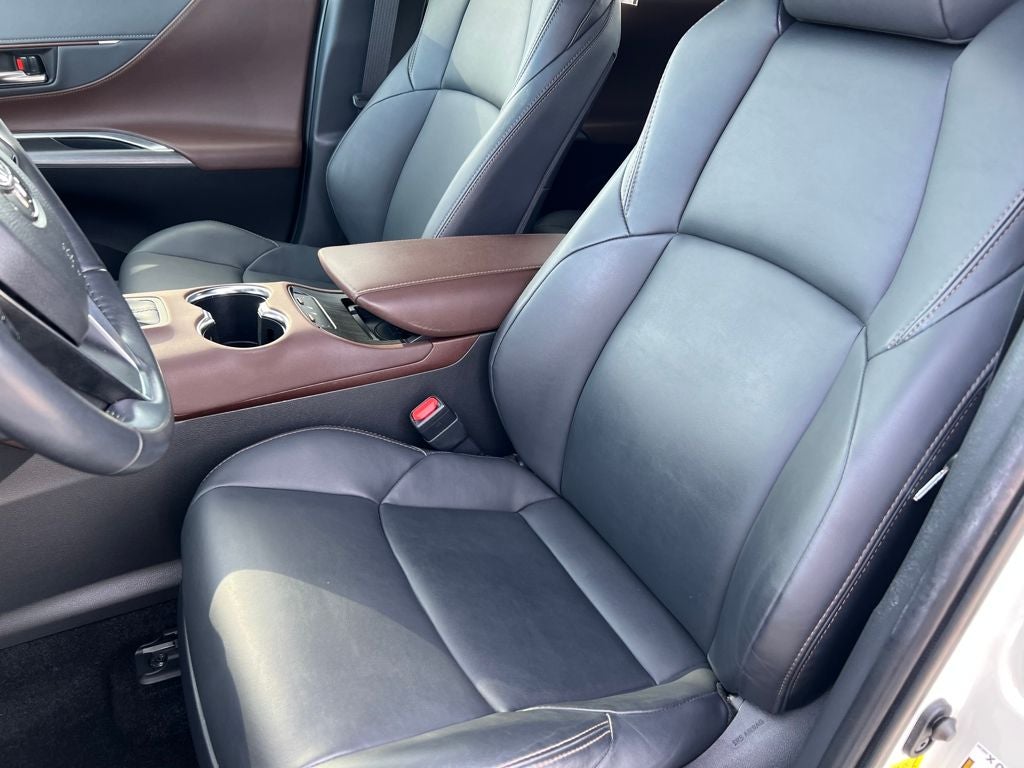 2022 Toyota Venza XLE