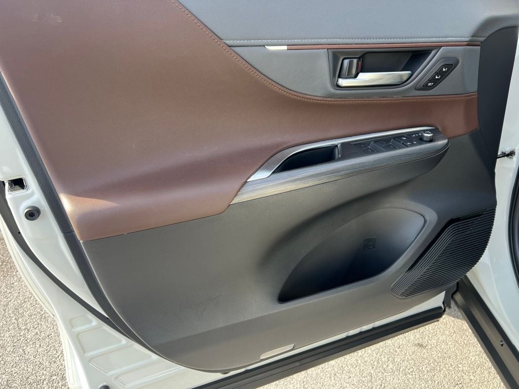 2022 Toyota Venza XLE