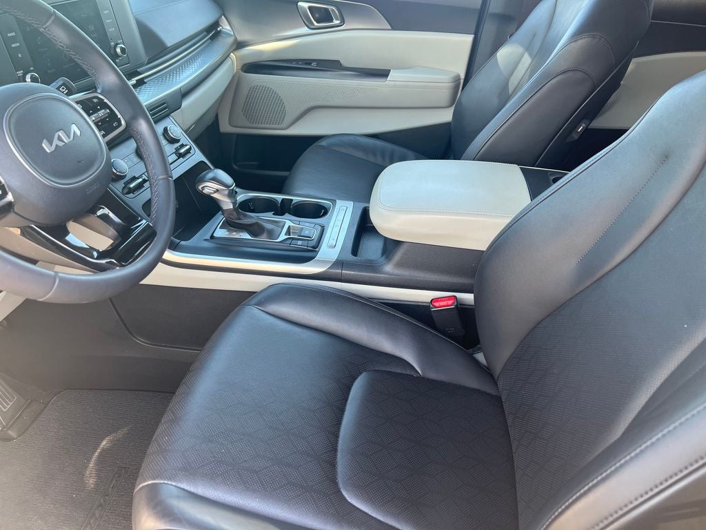 2024 Kia Carnival LX