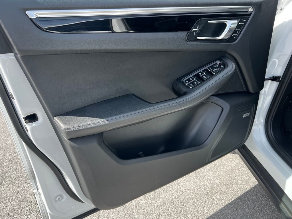 2020 Porsche Macan Base