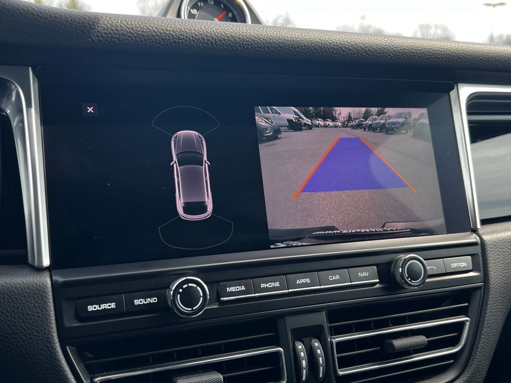 2020 Porsche Macan Base