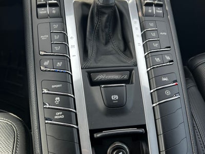 2020 Porsche Macan Base