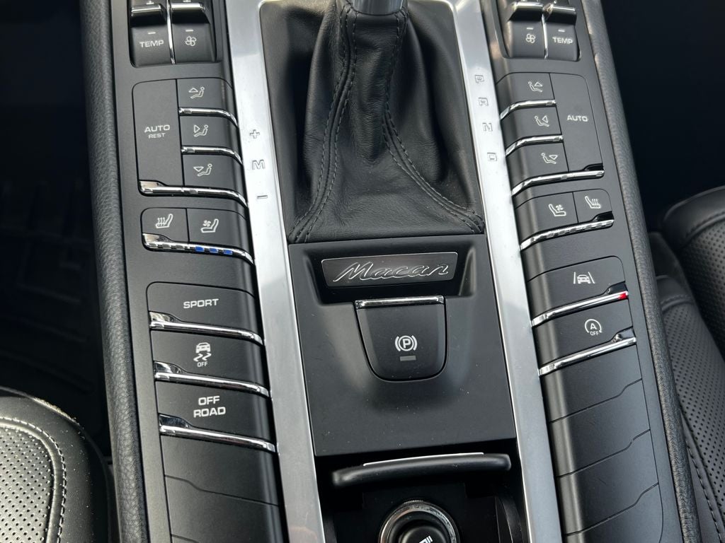 2020 Porsche Macan Base