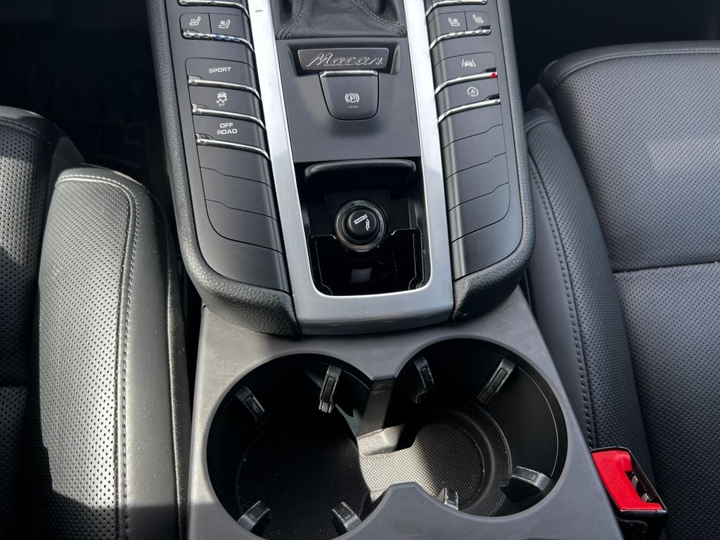 2020 Porsche Macan Base