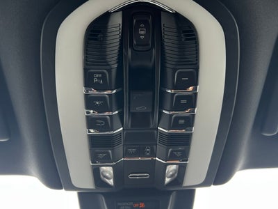 2020 Porsche Macan Base