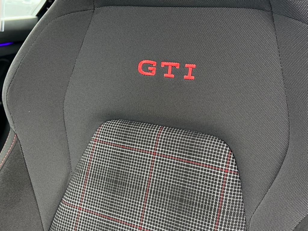 2024 Volkswagen Golf GTI SE