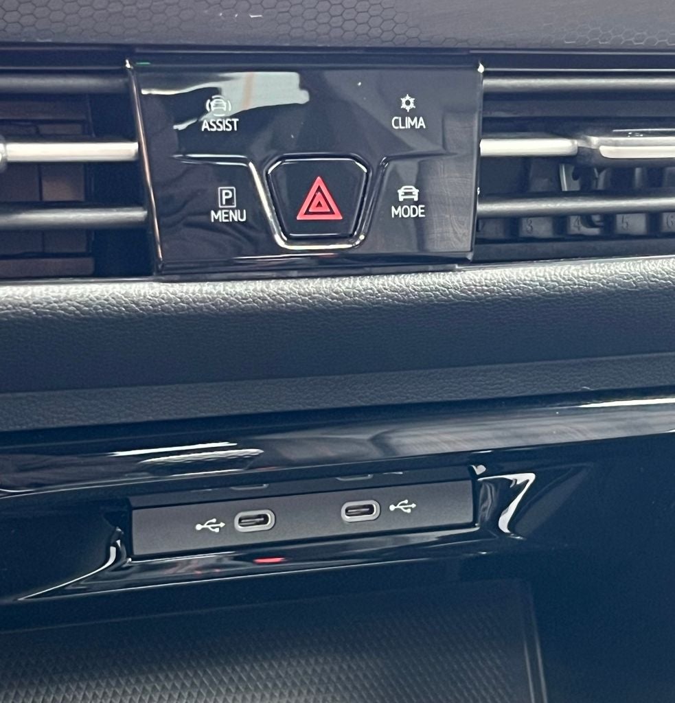 2024 Volkswagen Golf GTI SE