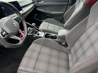 2024 Volkswagen Golf GTI SE