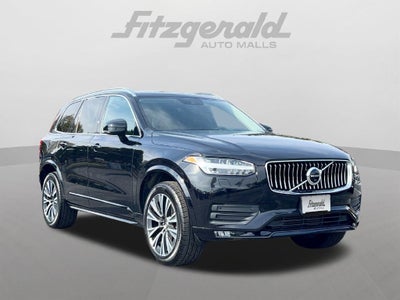 2022 Volvo XC90 T6 Momentum