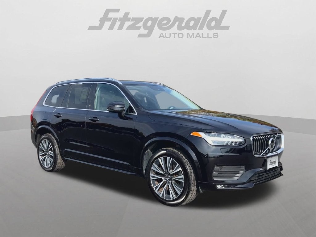 2022 Volvo XC90 T6 Momentum