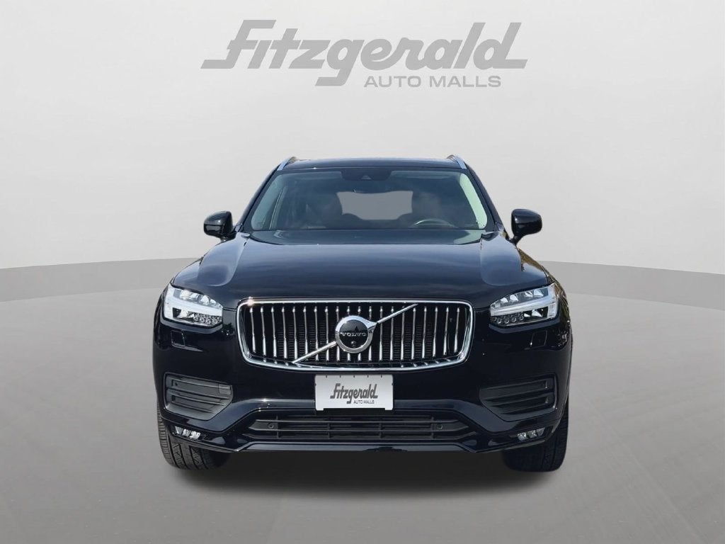 2022 Volvo XC90 T6 Momentum