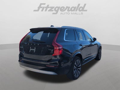 2022 Volvo XC90 T6 Momentum