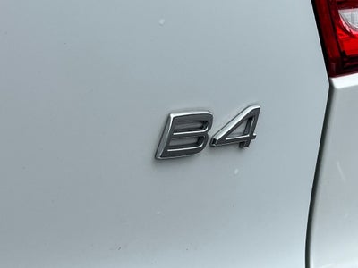 2023 Volvo XC40 B4 Plus Bright Theme