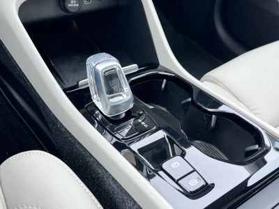 2023 Volvo XC40 B4 Plus Bright Theme